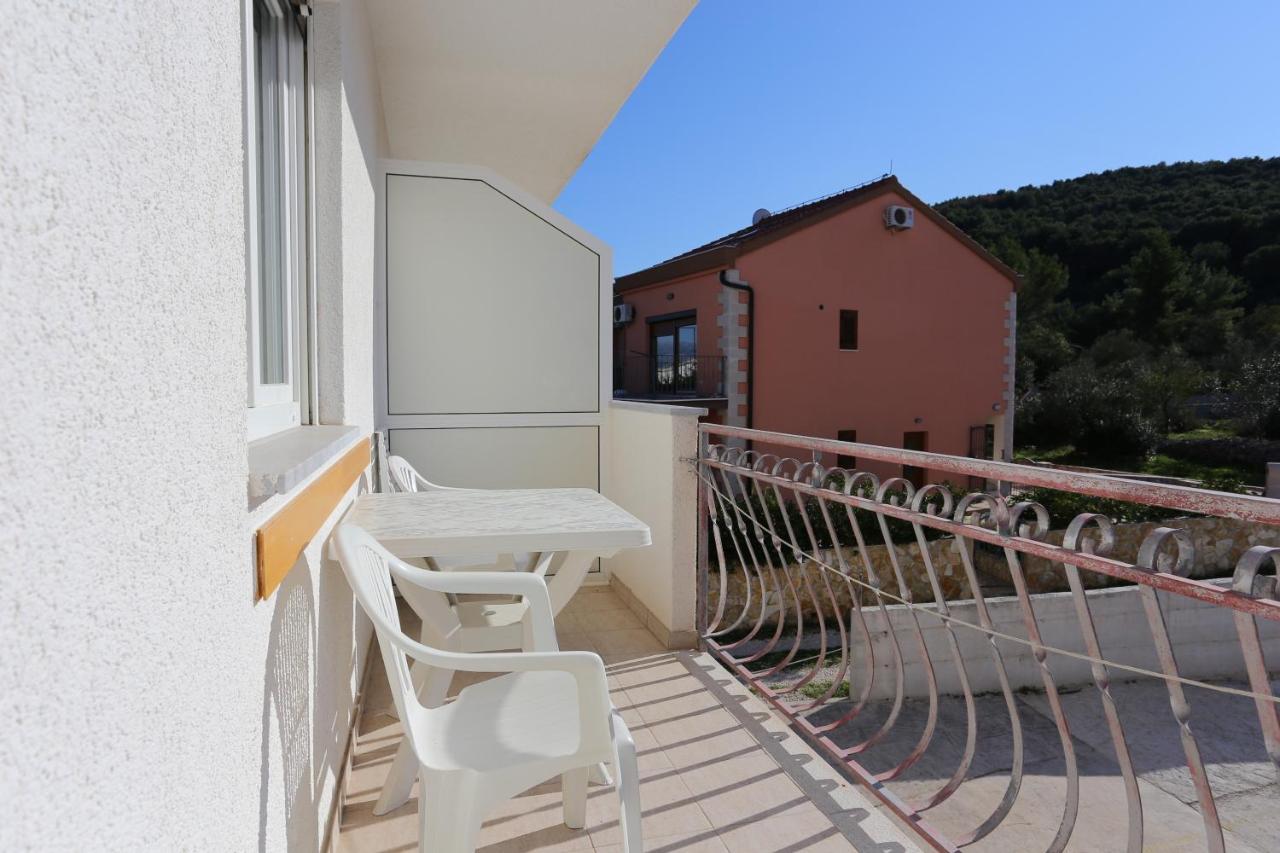 Apartments By The Sea Slatine, Ciovo - 14541 Extérieur photo